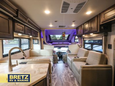 2023 Thor Motor Coach Omni - Photo 9