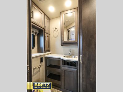 2023 Thor Motor Coach Omni - Photo 17