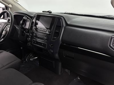 2023 Nissan Titan - Photo 29