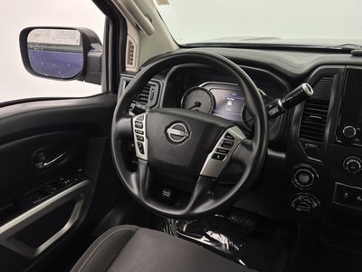 2023 Nissan Titan - Photo 22