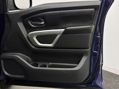 2023 Nissan Titan - Photo 28