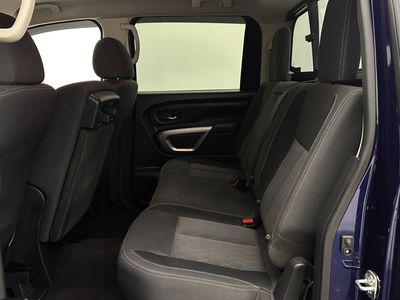 2023 Nissan Titan - Photo 17