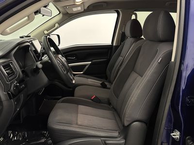 2023 Nissan Titan - Photo 11