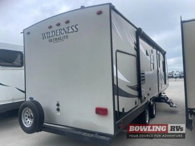 2016 Wilderness 2450FB — interior view