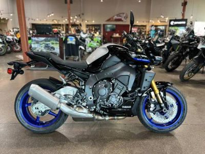 2026 Yamaha MT-10 SP — front three-quarter view