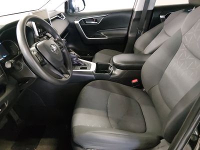 2025 Toyota RAV4 - Photo 12