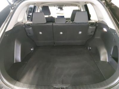 2025 Toyota RAV4 - Photo 17