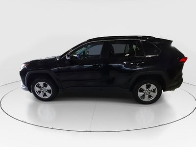 2025 Toyota RAV4 - Photo 4