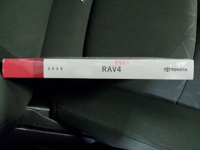 2025 Toyota RAV4 - Photo 19
