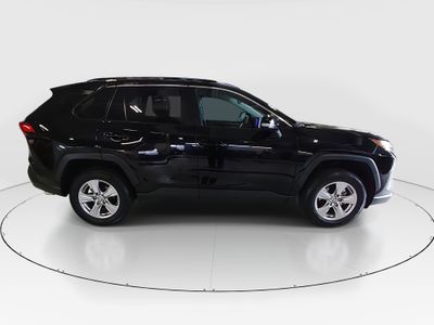 2025 Toyota RAV4 - Photo 8