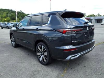 2025 Mitsubishi Outlander — rear three-quarter view