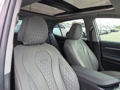 2020 Toyota Camry - Photo 11