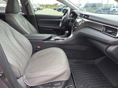 2020 Toyota Camry - Photo 10