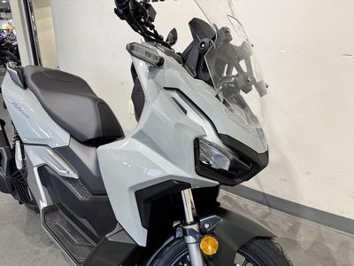 2026 Honda ADV160 - Photo 9