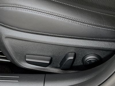 2023 Genesis G70 - Photo 13