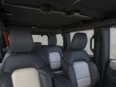 2026 Ford Bronco - Photo 12