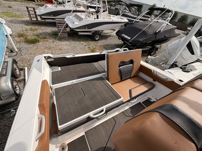 2025 Scarab 235 Open LX Wake - Photo 32