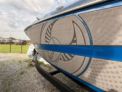 2025 Scarab 235 Open LX Wake - Photo 8