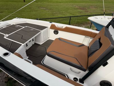 2025 Scarab 235 Open LX Wake - Photo 14