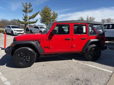 2026 Jeep Wrangler - Photo 16