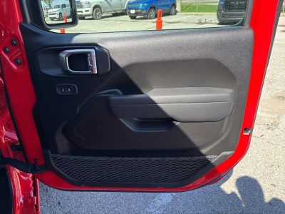 2026 Jeep Wrangler - Photo 49