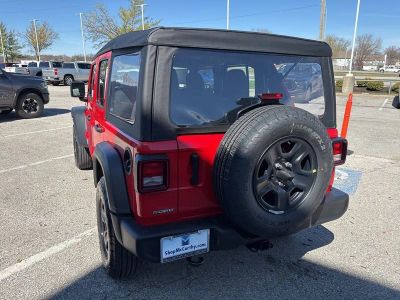 2026 Jeep Wrangler - Photo 21