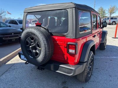 2026 Jeep Wrangler - Photo 25