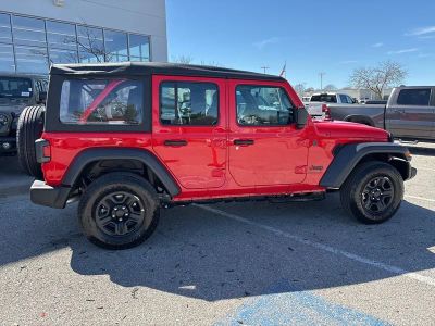 2026 Jeep Wrangler - Photo 30