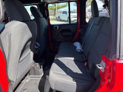 2026 Jeep Wrangler - Photo 40