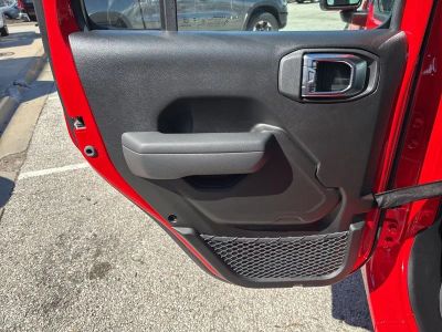 2026 Jeep Wrangler - Photo 38