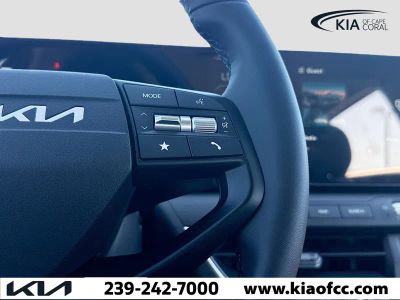2025 Kia K4 — photo 32 view