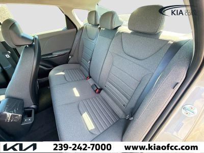 2025 Kia K4 — photo 18 view