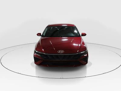 2024 Hyundai Elantra - Photo 2