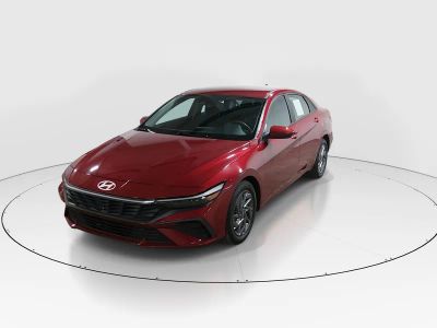 2024 Hyundai Elantra - Photo 3