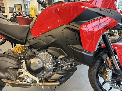 2025 Ducati Multistrada V2 — photo 9 view