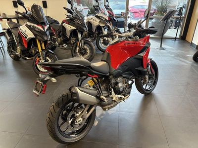 2025 Ducati Multistrada V2 — detail view