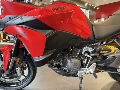 2025 Ducati Multistrada V2 — photo 15 view