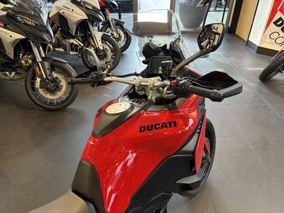 2025 Ducati Multistrada V2 — photo 11 view