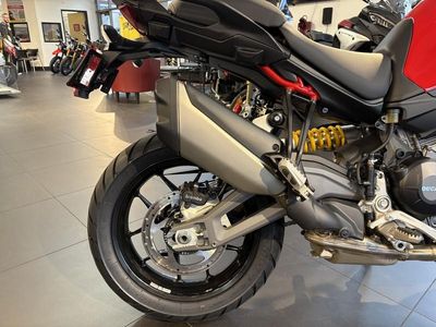 2025 Ducati Multistrada V2 — photo 10 view