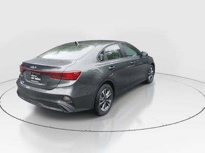 2024 Kia Forte — photo 7 view