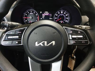 2024 Kia Forte — photo 12 view