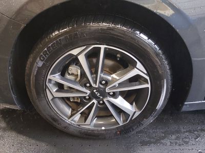 2024 Kia Forte — photo 11 view