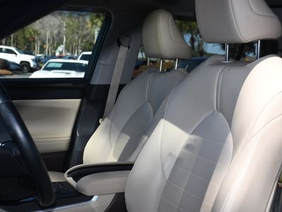 2020 Toyota Highlander - Photo 12