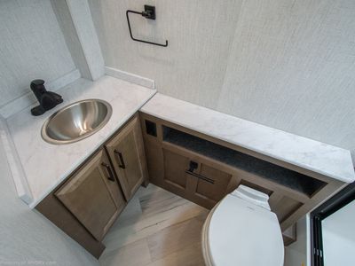 2026 Fleetwood Bounder - Photo 27