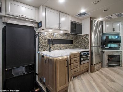 2026 Fleetwood Bounder - Photo 13