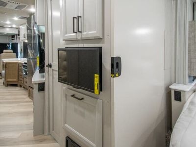 2026 Fleetwood Bounder - Photo 32