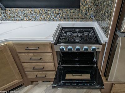 2026 Fleetwood Bounder - Photo 21