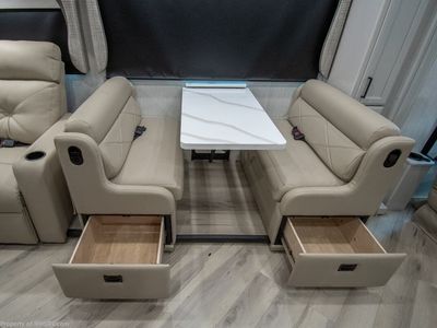 2026 Fleetwood Bounder - Photo 10