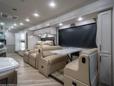 2026 Fleetwood Bounder - Photo 8