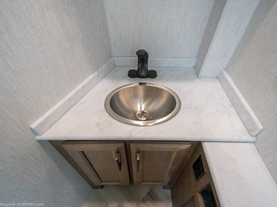 2026 Fleetwood Bounder - Photo 28